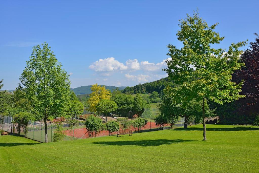 Hotel Schmitt Garni Monchberg  Экстерьер фото