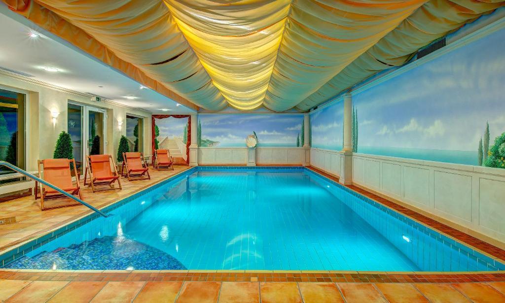 Hotel Schmitt Garni Monchberg  Экстерьер фото